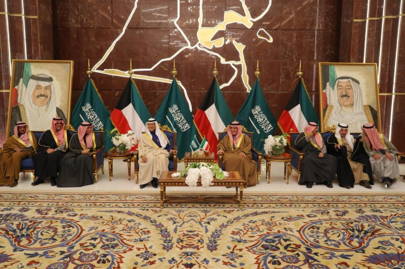 السعودية والكويت توقعان اتفاقية ملحقة لاتفاقية تقسيم المنطقة النفطية المحايدة