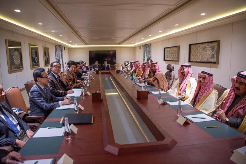ولي العهد يلتقي رئيس وزراء اليابان ويعقدان جلسة مباحثات رسمية في العلا