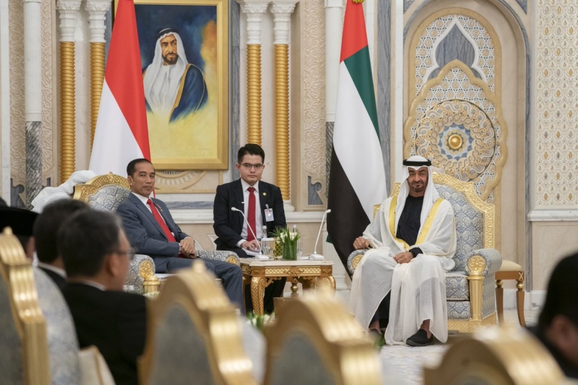 الإمارات وإندونيسيا توقعان 16 اتفاقية ومذكرة تفاهم