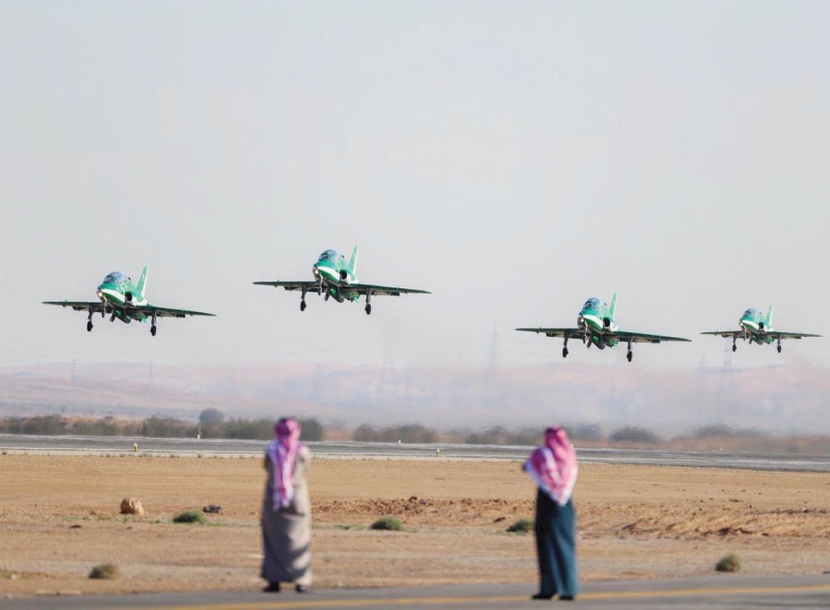 الطيارون السعوديون يبدعون في سماء الرياض وينافسون الفرق الأجنبية
