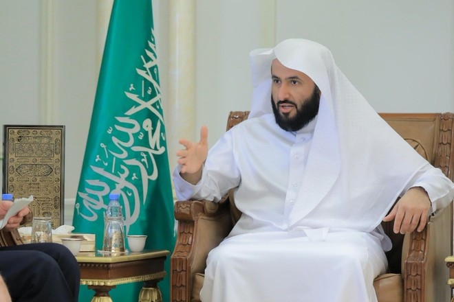 وزير العدل: إلغاء إيقاف الخدمات الحكومية الإلكترونية .. الاكتفاء بمنع التعامل المالي