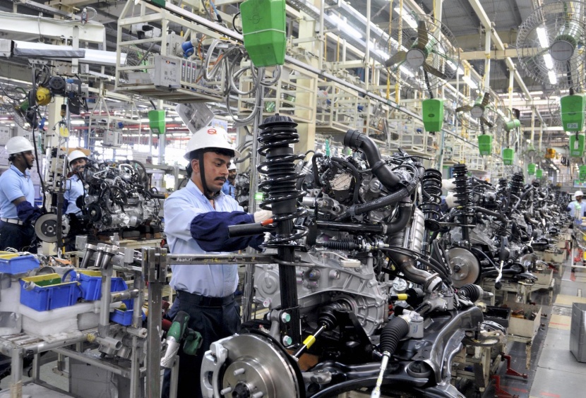 توقعات بنمو الاقتصاد الهندي  5% خلال السنة المالية المنتهية في مارس