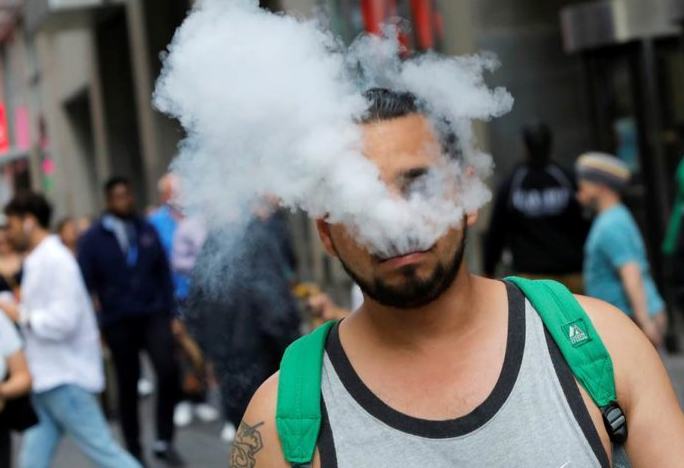 المكسيك تحظر واردات السجائر الإلكترونية بمرسوم رئاسي