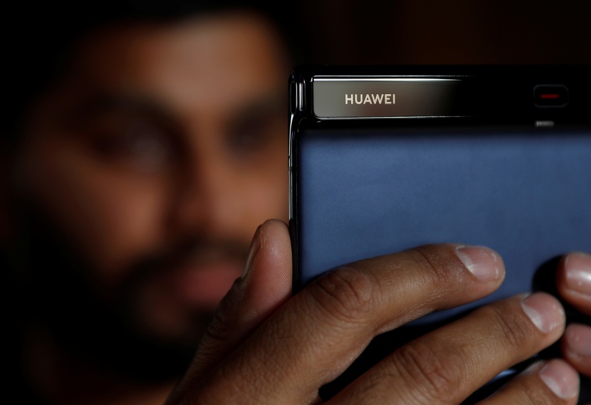 "هواوي" تطرح هاتفا ذكيا جديدا قابلا للطي تحت اسم "Mate XS" بشاشة أفضل