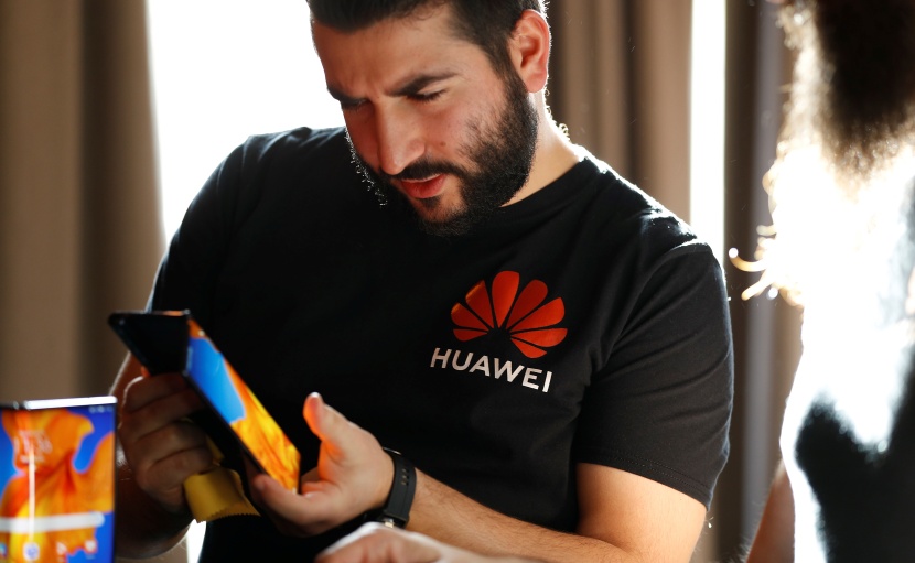 "هواوي" تطرح هاتفا ذكيا جديدا قابلا للطي تحت اسم "Mate XS" بشاشة أفضل