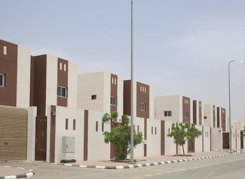 «الإسكان» تبحث تسهيل استخراج رخص البناء لمستفيدي منح الأراضي في المدينة المنورة