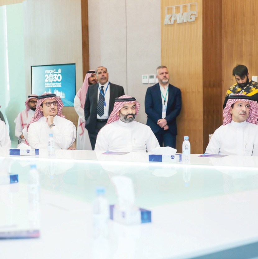وزير الاتصالات يدشن مركز كي بي إم جي لحلول البيانات والذكاء الاصطناعي