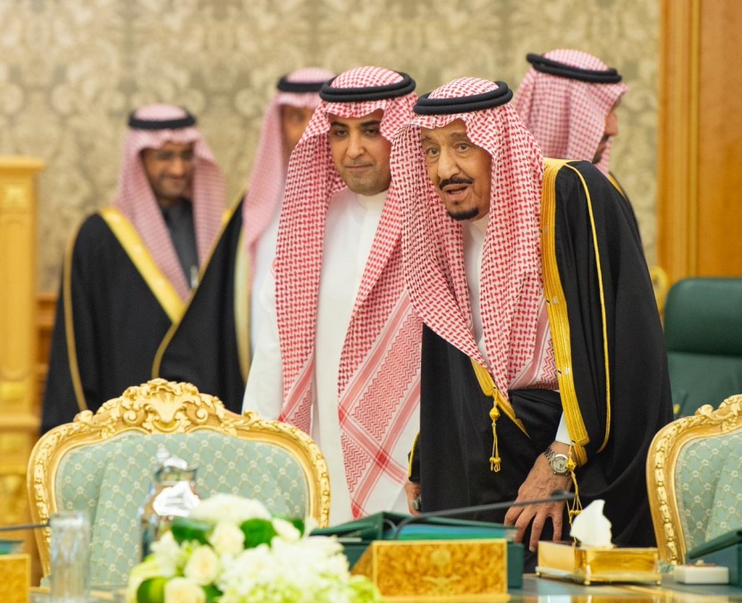 إنشاء هيئة للسياحة وبرنامج وطني لتنمية قطاع تقنية المعلومات