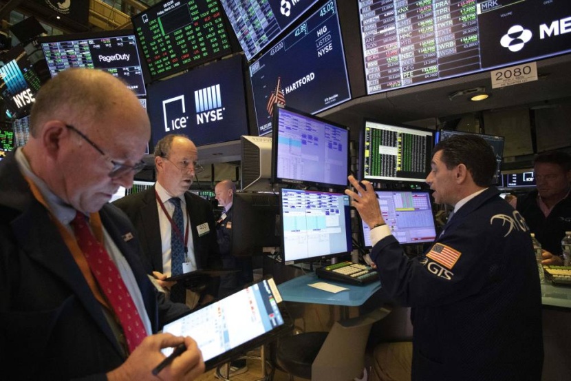 الأسهم الأمريكية تقفز بعد أسوأ يوم منذ 1987.. داو جونز يصعد 3.6%