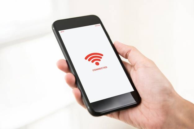 هيئة بريطانية تنصح بتقليل استخدام الميكروويف لتسريع شبكة «واي فاي»