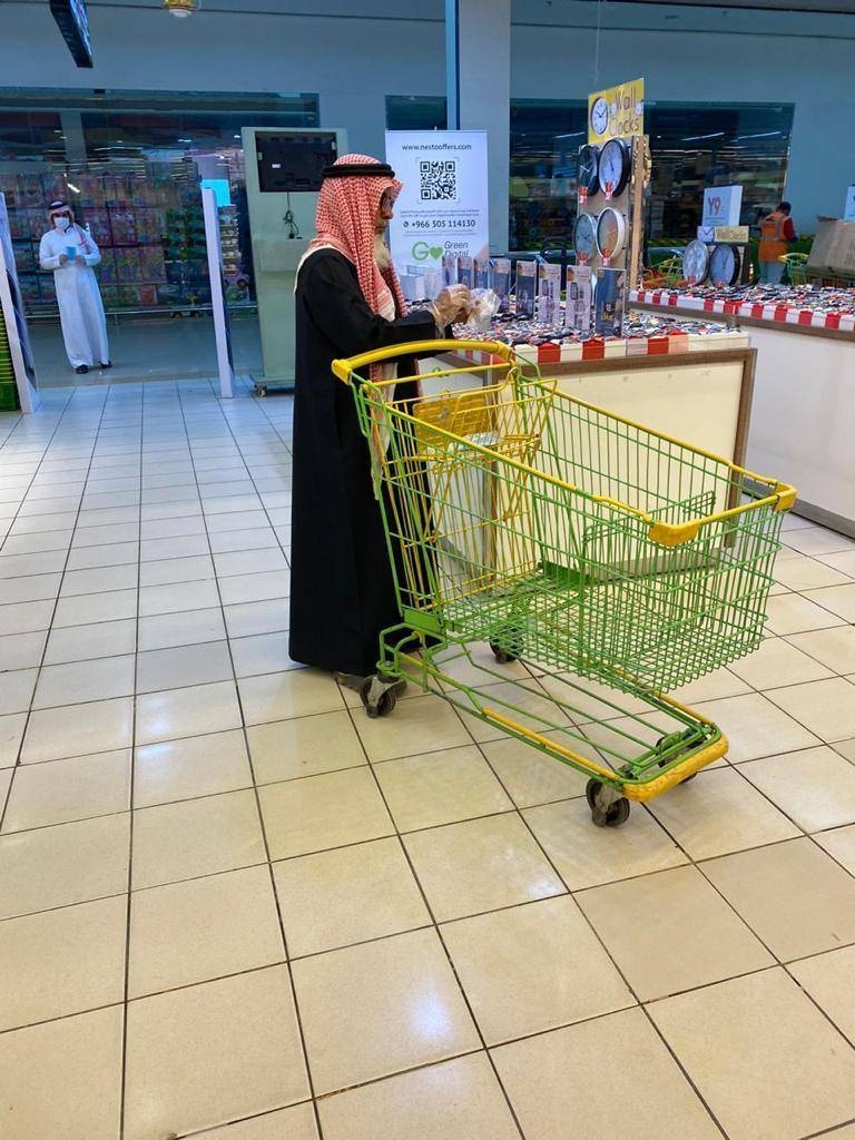 «التسوق عن بعد» .. مبادرة لتجنب ازدحامات الأسواق في الرياض