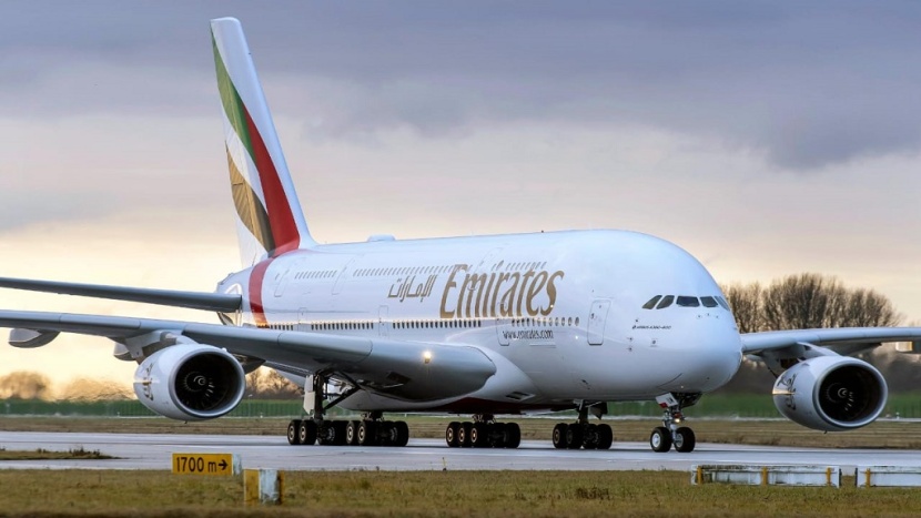 طيران الإمارات تنقل جميع عمليات الشحن مؤقتا لمطار دبي