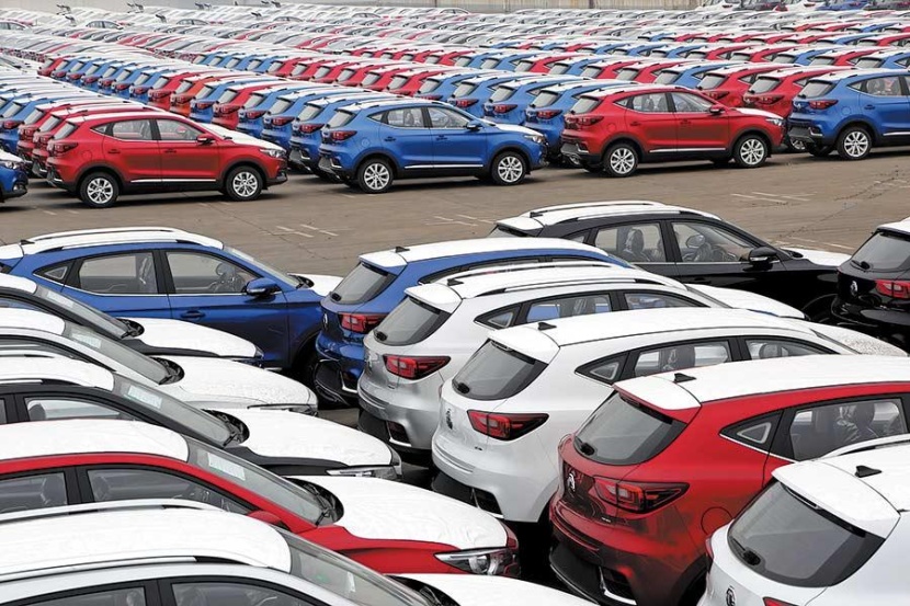 مبيعات السيارات في الصين تهوي 43 % في مارس