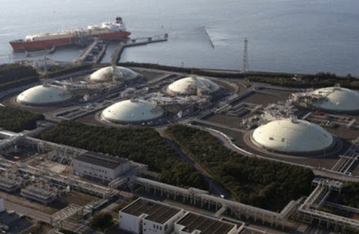 مؤسسة البترول الكويتية تطلب شحنة غاز مسال للتسليم في مايو
