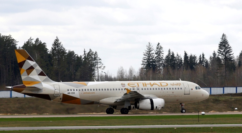 الاتحاد للطيران تمدد تعليق رحلات الركاب حتى 15 مايو