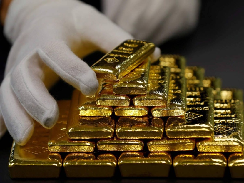 ارتفاع الدولار يكبح مكاسب الذهب .. 6 % مكاسب المعدن منذ بداية العام