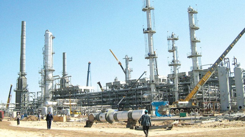 شركات النفط والغاز تعاني أزمة ثلاثية .. وعودة التوترات التجارية تضغط على الأسعار