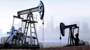 النفط يصعد رغم تجدد مخاوف التخمة بفعل زيادة المخزون الأمريكي