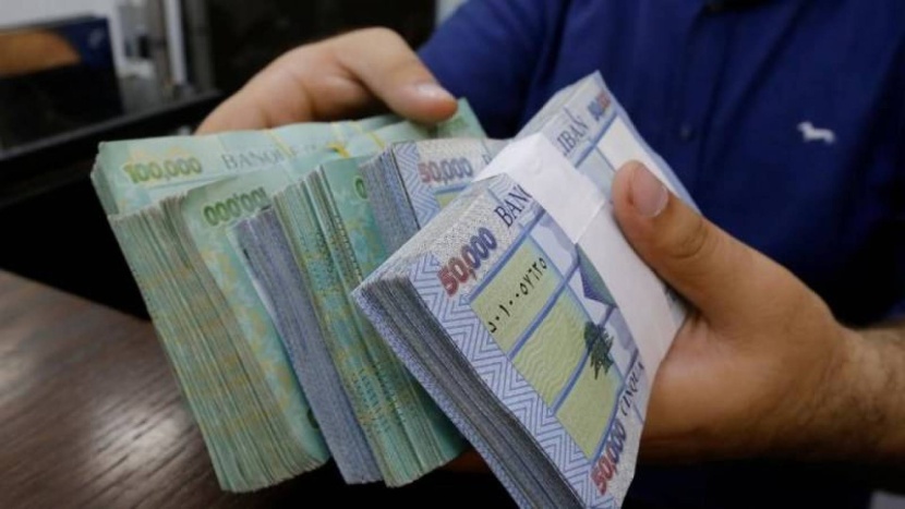 تداول الدولار عند 4500 ليرة لبنانية بعد تعهد حكومي بالتدخل في السوق