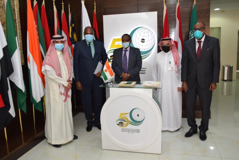 العثيمين: مؤتمر المانحين تتويج تاريخي لوقوف المملكة لرفع معانة الشعب اليمني