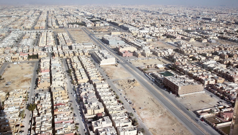 إقامة مزادات لتصفية 8 مساهمات عقارية متعثرة في 7 مدن
