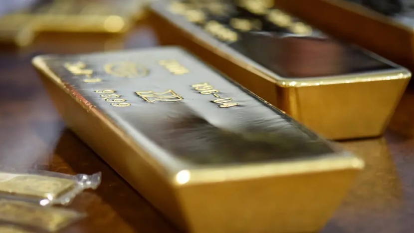 الذهب يستقر فوق 1800 دولار مع تصاعد التوتر بين الصين وأمريكا