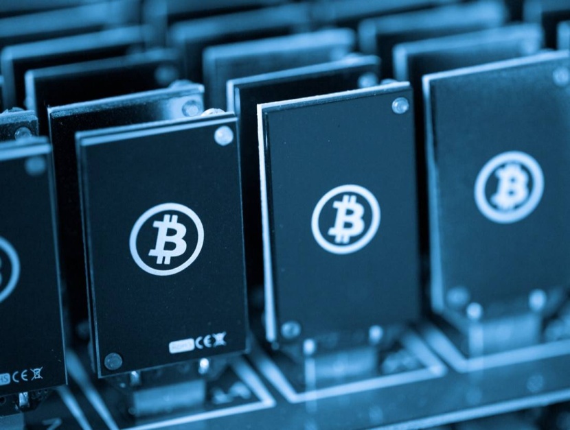 ارتفاع قيمة «بيتكوين» يجذب أنظار قراصنة الإنترنت لها مجددا