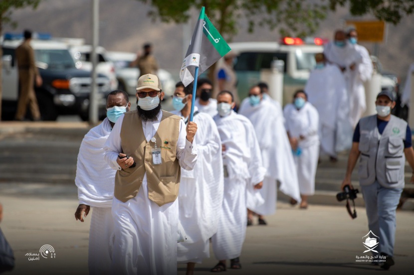 حجاج بيت الله الحرام يصلون إلى مشعر عرفات