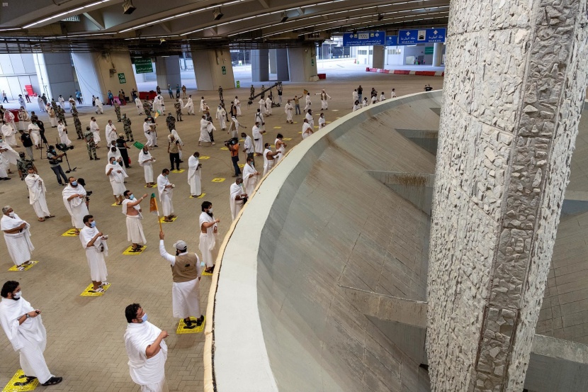 بعبارات الفرح والشعور بالأمان .. ضيوف الرحمن : انسيابية الحج صورة تغني عن التعليق