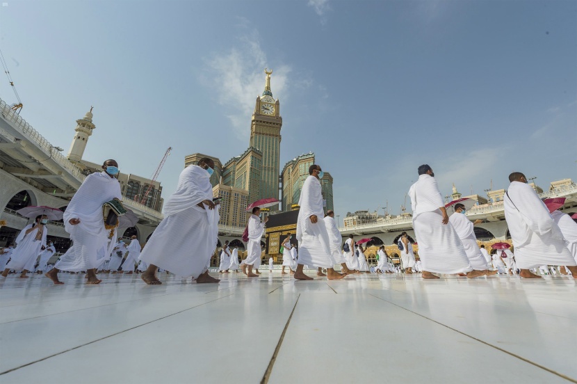 بعبارات الفرح والشعور بالأمان .. ضيوف الرحمن : انسيابية الحج صورة تغني عن التعليق