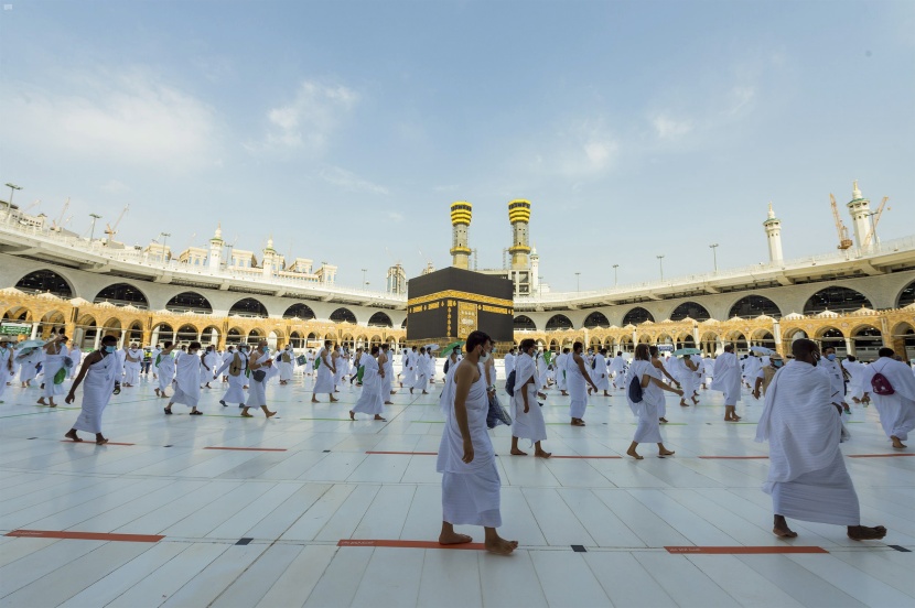 بعبارات الفرح والشعور بالأمان .. ضيوف الرحمن : انسيابية الحج صورة تغني عن التعليق