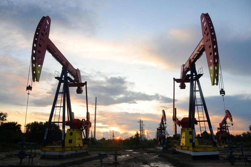 أسعار النفط تتهيأ للصعود مع انتعاش الاقتصادات .. 49.85 دولار سعر متوقع في 2021