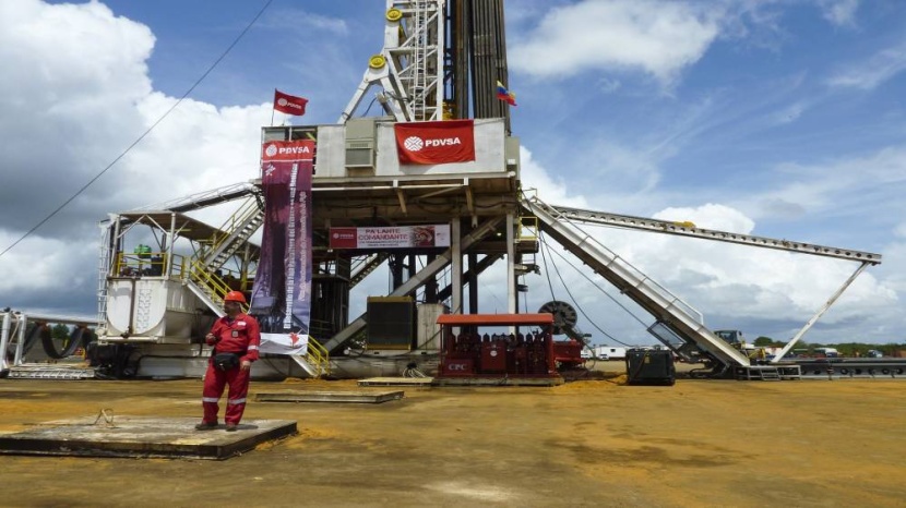الشلل يضرب منصات النفط في فنزويلا بعد عجزها عن بيع الإنتاج