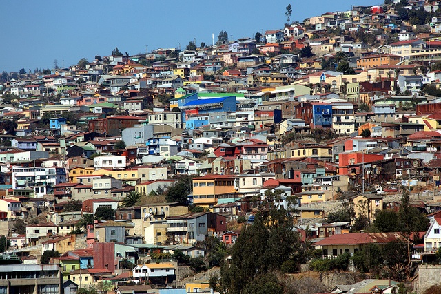 في تشيلي طبقة وسطى تنزلق إلى الفقر