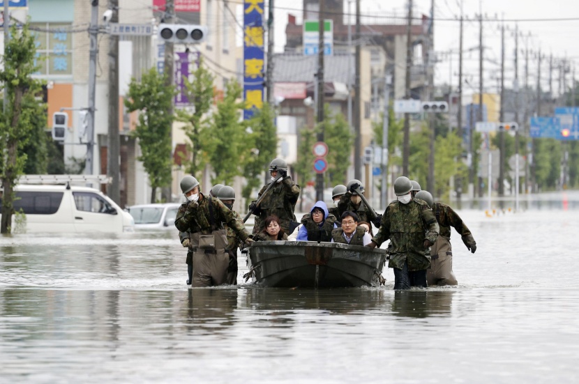اليابان تأمر بإجلاء 1.2 مليون شخص بعد أمطار أودت بحياة 49 شخصا