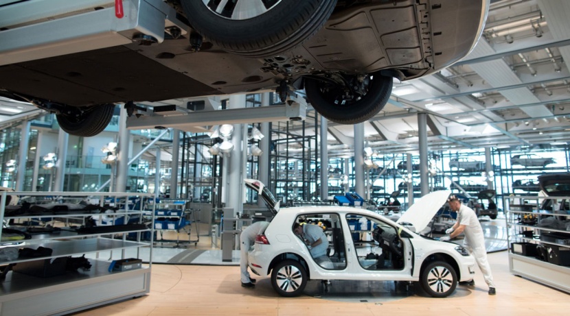 مؤشرات أولية على تعافي قطاع السيارات الألماني وتوقعات بارتفاع الصادرات
