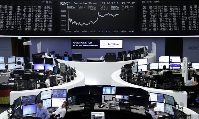 أسهم لندن تهبط بأسواق أوروبا  
