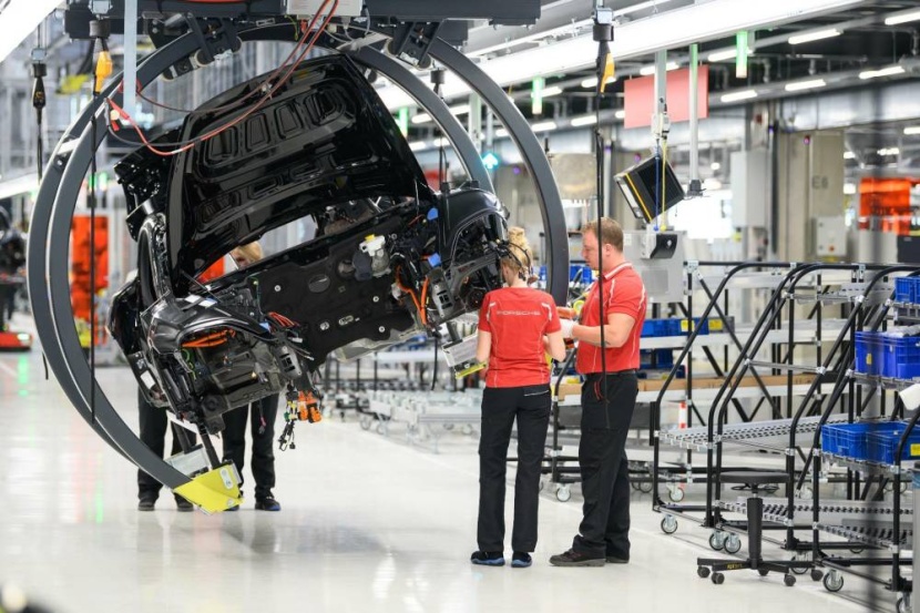انتعاش غير متوقع للقطاع الصناعي في ألمانيا .. حجم الطلبيات ارتفع 10.4 %