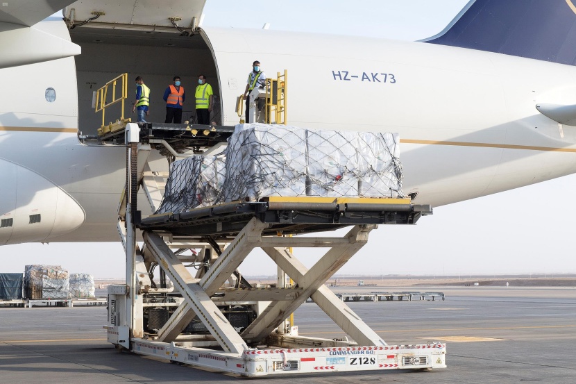 مركز الملك سلمان للإغاثة يسير الطائرة الثالثة ضمن الجسر الجوي السعودي لمساعدة لبنان