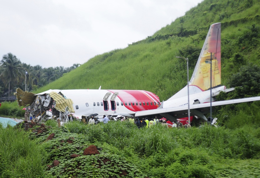 18 قتيلا على الأقل وعشرات الجرحى في تحطم طائرة خلال عاصفة في الهند