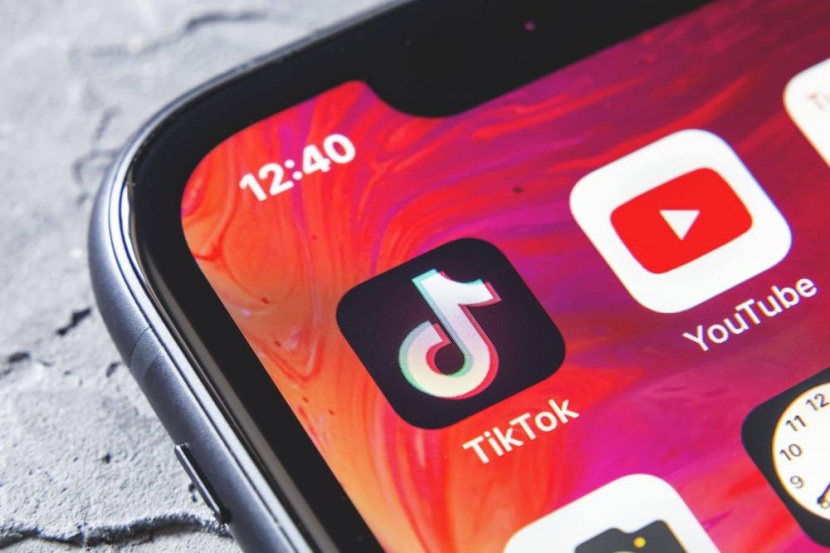 «يوتيوب» و«تيك توك» تحذفان ملايين الفيديوهات من منصتيهما