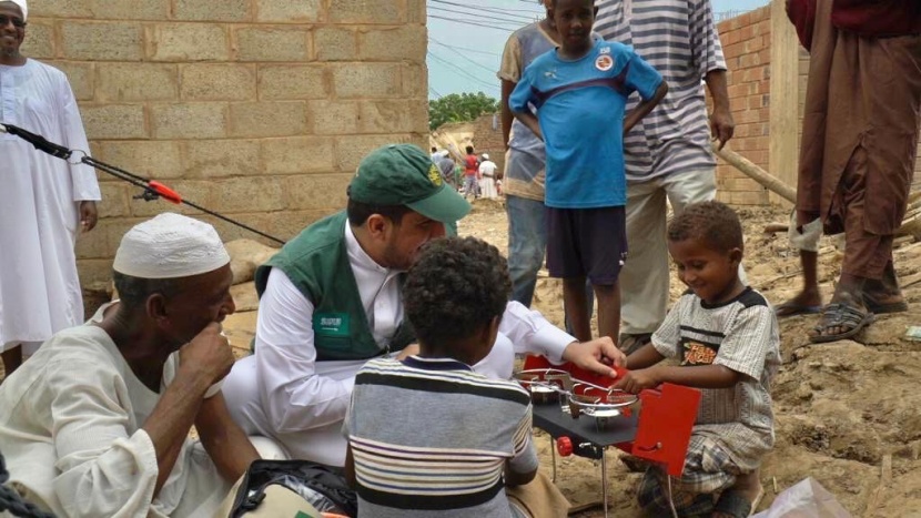  مركز الملك سلمان للإغاثة يواصل إغاثة المتضررين من السيول والفيضانات في السودان