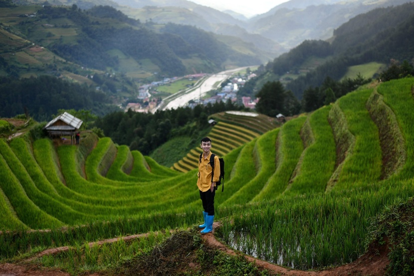 حقول الأرز في فيتنام حيث يعيش معظم سكان البلاد على الموارد الطبيعية كالزراعة