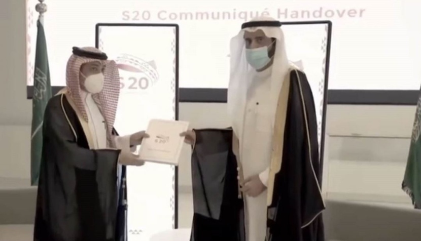 مجموعة العشرين يتسلمون توصيات "تواصل العلوم" ويناقشون موضوعات علمية متنوعة