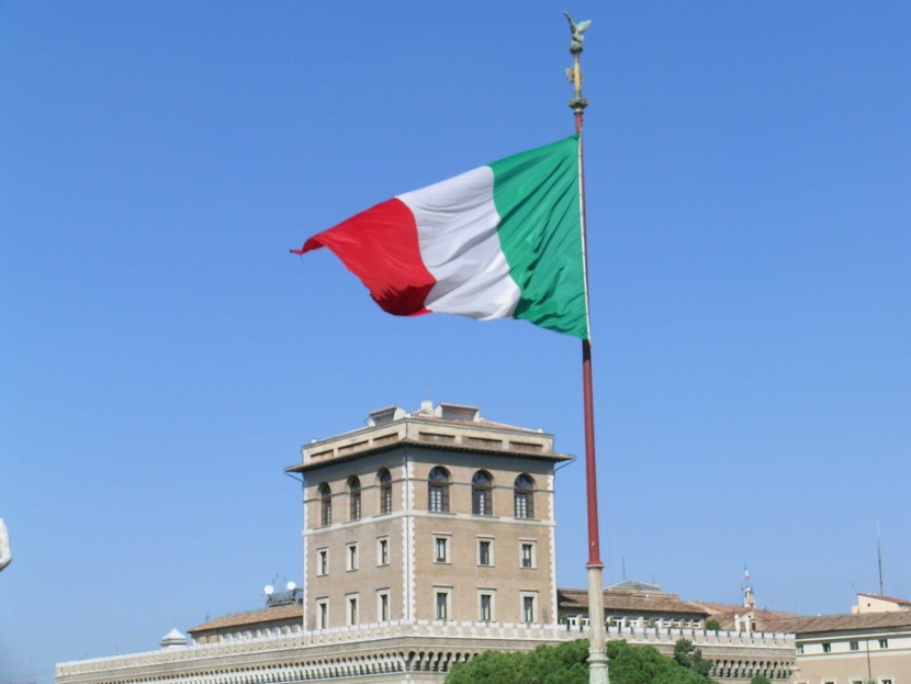 إيطاليا: سوق العمل تواصل التعافي في أغسطس بعد الإغلاق