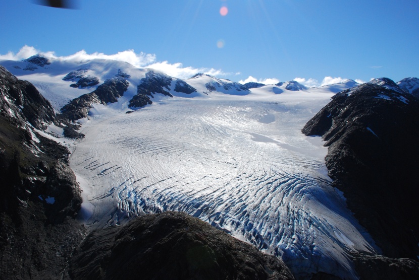 ذوبان الأنهر الجليدية في الألب يكشف عن كنوز مطمورة منذ آلاف السنوات