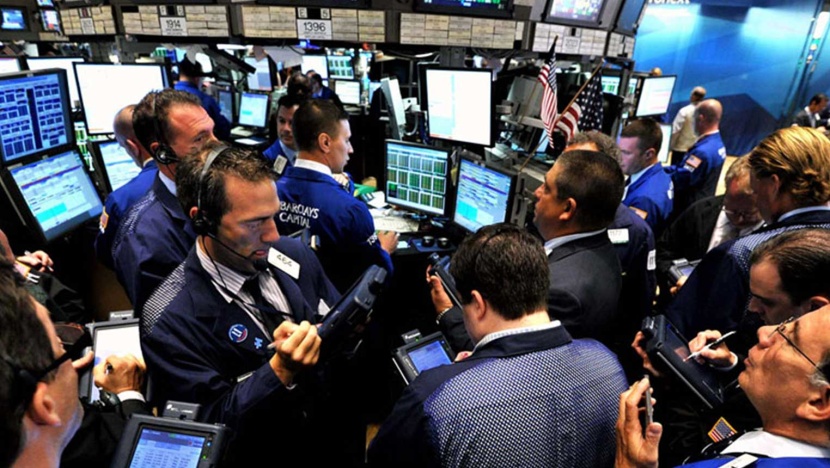 الأسهم الأمريكية تغلق مرتفعة بفضل تجدد آمال التحفيز المالي