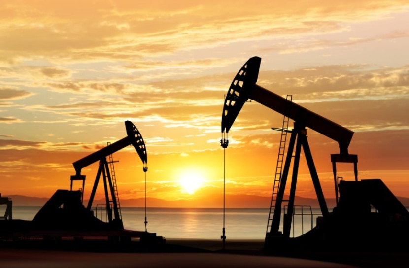 النفط يصعد 2% بفعل وقف شركات لإنتاج النفط الأمريكي