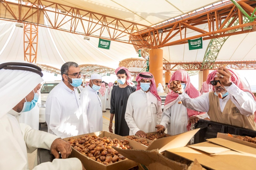  الخلاص في صدارة مبيعات مزاد موسم صرام تمور الأحساء   