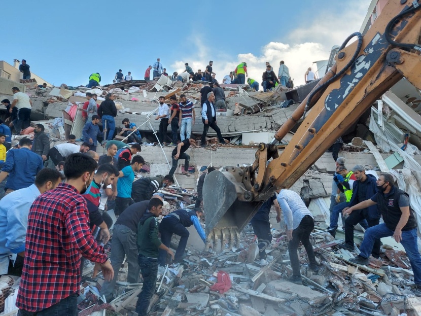 ارتفاع حصيلة زلزال تركيا إلى 12 قتيلا وأكثر من 400 جريح